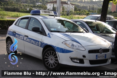 Fiat Nuova Bravo
Polizia Municipale San Salvo (CH)
Qui fotografata al 1° International
Air Show del Vastese
Parole chiave: Fiat Nuova_Bravo