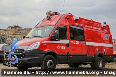 Iveco Daily V serie
Vigili del Fuoco
Comando Provinciale di Roma
Nucleo Sommozzatori
Allestimento Elevox
VF 27074
Parole chiave: Iveco Daily_Vserie VF27074