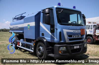 Iveco EuroCargo 180E30 III serie 
Polizia di Stato
Servizio Aereo
Autorifornitore in servizio presso il 11° Reparto Volo Pescara
POLIZIA H0857
Qui fotografato al 1° International
Air Show del Vastese
Parole chiave: Iveco EuroCargo_180E30_IIIserie POLIZIAH0857