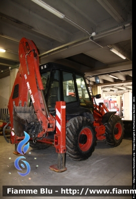 JCB 4CX
Vigili del Fuoco
Comando Provinciale di Roma
Colonna Mobile Regionale
Movimento Terra
VF 21659
Parole chiave: JCB 4CX VF21659