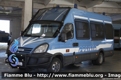 Iveco Daily IV serie
Polizia di Stato
I Reparto Mobile di Roma
POLIZIA F8238
Parole chiave: Iveco Daily_IVserie POLIZIAF8238