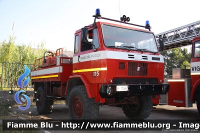 Iveco 80-16
Vigili del Fuoco
Comando provinciale di Campobasso
Distaccamento di Termoli (CB)
Antincendio Boschivo allestimento Baribbi
VF 15997
Parole chiave: Iveco 80-16 VF15997