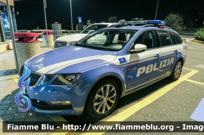 Skoda Octavia V serie
Polizia di Stato
Polizia Stradale in servizio sulla rete autostradale SALT
POLIZIA M2963
Parole chiave: Skoda Octavia_Vserie POLIZIAM2963