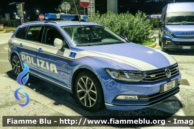 Volkswagen Passat Variant VIII serie
Polizia di Stato
Polizia Stradale in servizio sulla rete autostradale SALT
POLIZIA M0646
Parole chiave: Volkswagen Passat_Variant_VIIIserie POLIZIAM0646