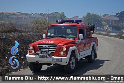 Iveco Massif 
Vigili del Fuoco
Comando Provinciale di Chieti
Distaccamento di Ortona (CH)
VF 25470
fotografato durante un intervento

Parole chiave: Iveco Massif VF25470