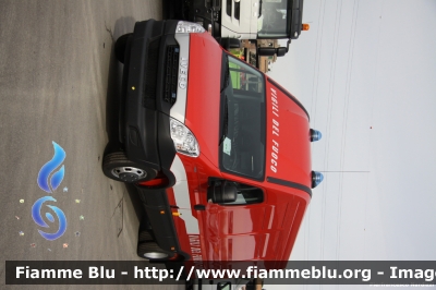 Iveco Daily V serie
Vigili del Fuoco
Comando Provinciale di Roma
Carro Aria Allestimento Innova-Bollanti
Acquistato con il contributo
di A.T.A.C. S.p.A. per gli interventi
all'interno delle Gallerie
della Metropolitana di Roma

Si ringrazia Innova-Bollanti e Iveco Romana Diesel per la collaborazione
Parole chiave: Iveco Daily_Vserie