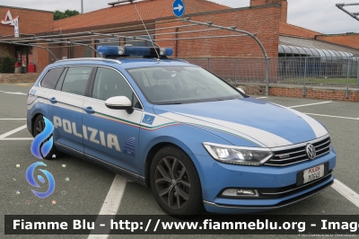 Volkswagen Passat Variant VIII serie
Polizia di Stato
Polizia Stradale in servizio sulla rete autostradale SALT
POLIZIA M0645
Parole chiave: Volkswagen Passat_Variant_VIIIserie POLIZIAM0645