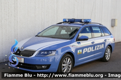 Skoda Octavia Wagon 4x4 IV serie
Polizia di Stato
Polizia Stradale in servizio sulla A22 "Modena-Brennero"
Allestita Bertazzoni
Decorazione Grafica Artlantis
Nuova Livrea
POLIZIA H9657
Parole chiave: Skoda Octavia_Wagon_4x4_IVserie POLIZIAH9657