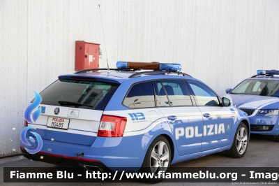 Skoda Octavia RS Wagon IV serie
Polizia di Stato
Polizia Stradale in servizio sull'Autostrada A4
Autostrada Brescia-Verona-Vicenza-Padova
Allestimento Bertazzoni Veicoli Speciali
Decorazione Grafica Artlantis
POLIZIA M0485
Parole chiave: Skoda Octavia_RS_Wagon_IVserie POLIZIAM0485