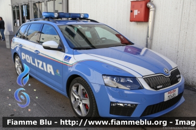 Skoda Octavia RS Wagon IV serie
Polizia di Stato
Polizia Stradale in servizio sull'Autostrada A4
Autostrada Brescia-Verona-Vicenza-Padova
Allestimento Bertazzoni Veicoli Speciali
Decorazione Grafica Artlantis
POLIZIA M0485
Parole chiave: Skoda Octavia_RS_Wagon_IVserie POLIZIAM0485