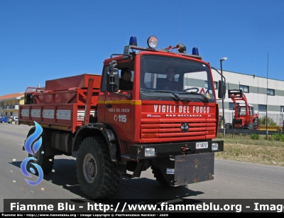 Man-Meccanica F99 4x4
Vigili del Fuoco
Comando Provinciale di Campobasso
Distaccamento di Termoli (CB)
Allestimento Baribbi
VF 18707
Parole chiave: Man-Meccanica F99_4x4 VF18707