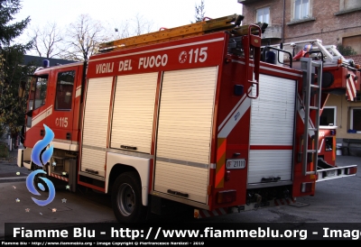 Iveco City2000 100E21 I serie
Vigili del Fuoco
Comando Provinciale di Bologna
Distaccamento Cittadino "Carlo Fava" Bologna
AutoPompaSerbatoio allestimento Iveco-Magirus
VF 21111
Parole chiave: Iveco City2000_100E21_Iserie VF21111