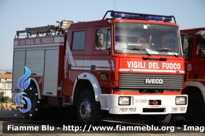 Iveco 190-26
Vigili del Fuoco
Comando Provinciale di Rieti
AutoPompaSerbatoio allestimento Baribbi
fotografata presso l'officina Iveco Luigi Ferrari
VF 15990
Parole chiave: Iveco 190-26 VF15990