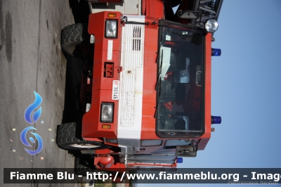 Sirmac 524D 4x4 Rambo
Vigili del Fuoco
Automezzo Rapido Intervento
Antincendio Aeroportuale
Allestimento Rampini
Fotografati presso l'officina Iveco Luigi Ferrari
VF 16146
Parole chiave: Sirmac 524D_4x4_Rambo VF16146