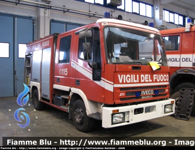 Iveco City2000 100E21 I serie
Vigili del Fuoco
AutoPompaSerbatoio allestimento Iveco-Magirus
fotografata presso l'officina Iveco Luigi Ferrari

Parole chiave: Iveco City2000_100E21_Iserie