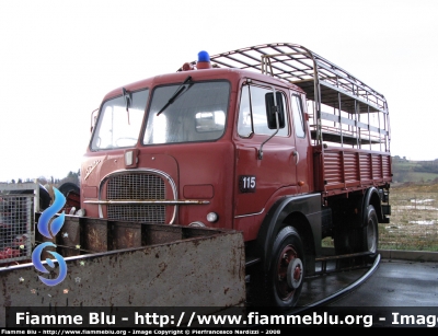 Fiat 639 N3
Vigili del Fuoco
Comando Provinciale di Chieti
Qui fotografato presso l'officina Iveco Luigi Ferrari
Parole chiave: Fiat 639_N3 VF