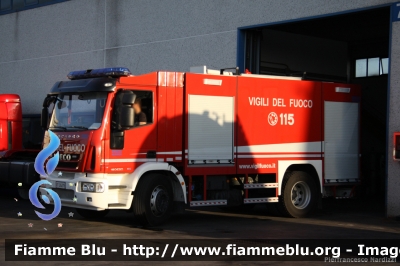 Iveco EuroCargo 180E30 III serie
Vigili del Fuoco
Comando Provinciale di Caserta
AutoBottePompa allestimento Iveco-Magirus
fotografata presso l'officina Iveco Luigi Ferrari
VF 26278
Parole chiave: Iveco EuroCargo_180E30_IIIserie VF26278