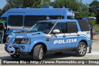 Land-Rover Discovery 4
Polizia di Stato
Reparto Mobile
Allestimento Marazzi 
Decorazione Grafica Artlantis
POLIZIA M0175
Parole chiave: Land-Rover Discovery_4 POLIZIAM0175