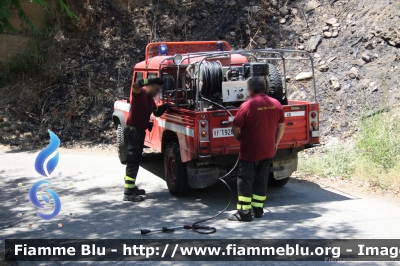 Land Rover Defender 130
Vigili del Fuoco
Comando Provinciale di Chieti
Distaccamento di Vasto (CH)
VF 19284
fotografato durante un intervento 
Parole chiave: Land-Rover Defender_130 VF19284