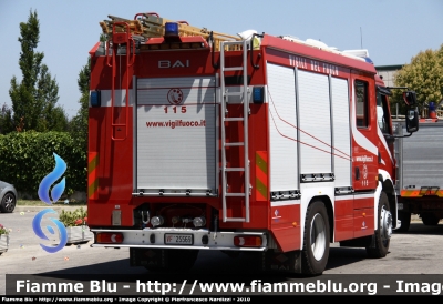 Volvo FL 280 III serie
Vigili del Fuoco
Comando provinciale de L'Aquila
AutoPompaSerbatoio allestimento Bai
fotografata presso l'officina Iveco Luigi Ferrari
VF 25569
Parole chiave: Volvo FL280_IIIserie VF25569