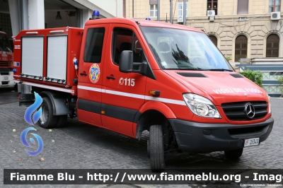 Mercedes-Benz Sprinter 4x4 III serie
Vigili del Fuoco
Comando Provinciale di Roma
Nucleo NBCR
Allestimento Baggio & De Sordi
Esemplare unico
VF 26340
Parole chiave: Mercedes-Benz Sprinter_4x4_IIIserie VF26340