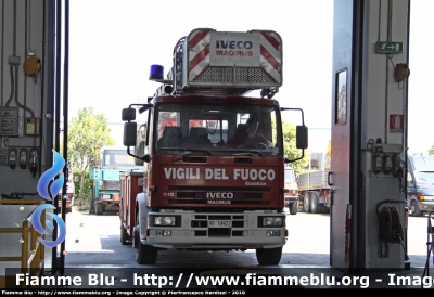 Iveco EuroFire 150E27 I serie
Vigili del Fuoco
Comando provinciale di Pescara
Fotografato presso l'officina Iveco Luigi Ferrari
VF 19922
Parole chiave: Iveco EuroFire_150E27_Iserie VF19922