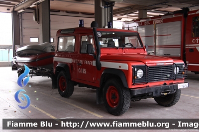 Land Rover Defender 90
Vigili Del Fuoco 
Comando Provinciale Padova
VF 19494
Parole chiave: Land-Rover Defender_90 VF19494