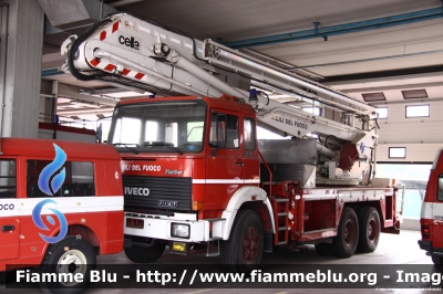 Iveco 330-30
Vigili del Fuoco
Comando Provinciale di Padova
Snorkel
VF 14673
Parole chiave: Iveco 330-30 VF14673