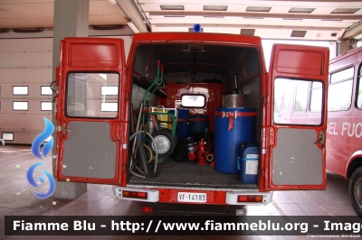 Iveco Daily I serie
Vigili del Fuoco
Comando Provinciale di Padova
VF 14183
Parole chiave: Iveco Daily_Iserie VF14183