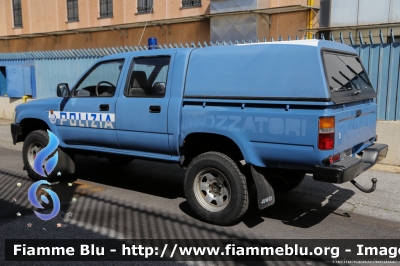 Toyota Hilux II serie
Polizia di Stato
Sommozzatori
POLIZIA B2052
Parole chiave: Toyota Hilux_IIserie POLIZIAB2052