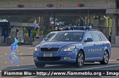 Skoda Octavia Wagon III serie
Polizia di Stato
Polizia Stradale in servizio sulla rete autostradale di Autostrade per l'Italia (A11 Firenze - Pisa)
POLIZIA H7203
Parole chiave: Skoda Octavia_Wagon_IIIserie POLIZIAH7203