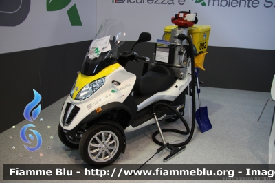 Piaggio MP3
Sicurezza e Ambiente
In esposizione al Transpotec-Logitec 2013
Parole chiave: Piaggio MP3 Transpotec_2013