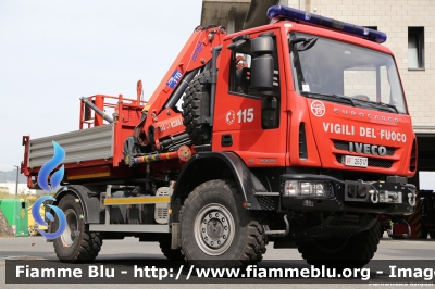 Iveco EuroCargo 150E28 4x4 III serie
Vigili del Fuoco
Comando Provinciale di La Spezia
Colonna Mobile Regionale
Autocarro esemplare unico
con allestimento scarrabile a Gancio
VF 26317
Parole chiave: Iveco EuroCargo-150E28_4x4_IIIserie VF26317