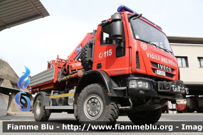 Iveco EuroCargo 150E28 4x4 III serie
Vigili del Fuoco
Comando Provinciale di La Spezia
Colonna Mobile Regionale
Autocarro esemplare unico
con allestimento scarrabile a Gancio
VF 26317
Parole chiave: Iveco EuroCargo-150E28_4x4_IIIserie VF26317