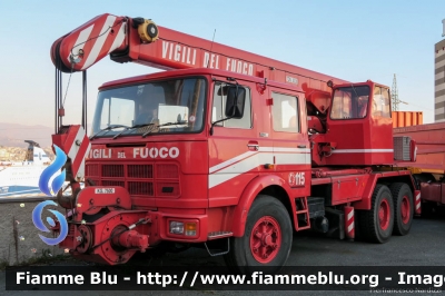 Fiat 300PC
Vigili del Fuoco
Comando Provinciale di Genova
AutoGru da 16 ton allestimento Cristanini
VF 11752
Parole chiave: Fiat 300PC VF11752