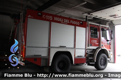 Iveco Grizzly 140E24 4x4 I serie 
Vigili del Fuoco
Comando Provinciale di Bologna
Distaccamento di Castiglione dei Pepoli (BO)
AutoPompaSerbatoio allestimento Iveco-Magirus
VF 21937
Parole chiave: Iveco Grizzly_140E24_4x4_Iserie VF21937