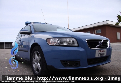 Volvo V50 II serie
Polizia di Stato
Polizia Stradale in servizio sulla rete di Autostrade per l'Italia
POLIZIA F8960 
Parole chiave: Volvo V50_IIserie PoliziaF8960