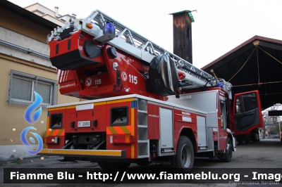 Iveco EuroCargo 160E30 III serie
Vigili del Fuoco
Comando Provinciale di Bologna
Distaccamento Cittadino "Carlo Fava" Bologna
AutoScala da 24 metri allestimento Iveco-Magirus
VF 26800 
Parole chiave: Iveco EuroCargo_160E30_IIIserie VF26800