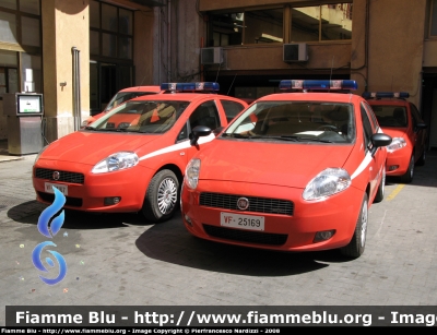 Fiat Grande Punto
Vigili del Fuoco
Comando di Palermo
Modello con livrea
Parole chiave: Fiat Grande_Punto VVF Autovetture Palermo VF25169