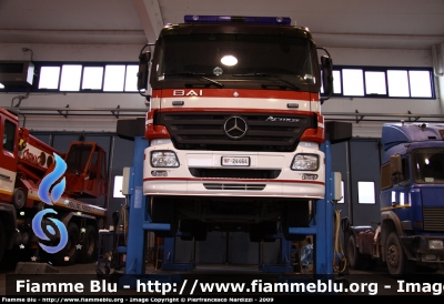 Mercedes-Benz Actros 1841 II serie 
Vigili del Fuoco
Comando Provinciale di Chieti
Distaccamento Permanente di Lanciano
(CH) AutoPompaSerbatoio allestimento
Bai, fotografata presso l'officina Iveco Luigi Ferrari
VF 24464
Parole chiave: Mercedes-Benz Actros_1841_IIserie VF24464