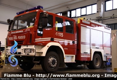 Iveco EuroFire 140E30 4x4 II serie
Vigili del Fuoco
Comando Provinciale di Teramo
Distaccamento di Nereto (TE)
AutoPompaSerbatoio allestimento Iveco-Magirus
fotografata presso l'officina Iveco Luigi Ferrari
VF 25341
Parole chiave: Iveco EuroFire_140E30_4x4_IIserie VF25341