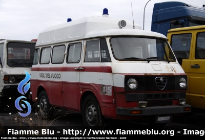 Alfa Romeo F12
Vigili del Fuoco
Fotografato presso l'officina Iveco Luigi Ferrari
VF 12106
Parole chiave: Alfa-Romeo F12 VF12106