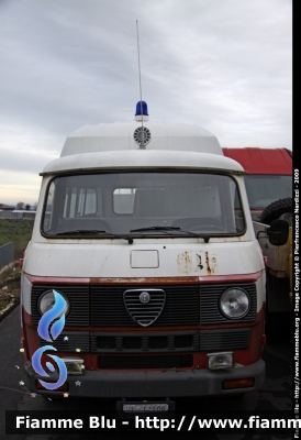 Alfa Romeo F12
Vigili del Fuoco
Fotografato presso l'officina Iveco Luigi Ferrari
VF 12106
Parole chiave: Alfa-Romeo F12 VF12106