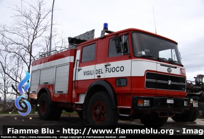 Iveco OM 160
Vigili del Fuoco
AutoPompaSerbatoio allestimento Baribbi
fotografata presso l'officina Iveco Luigi Ferrari
VF 12347
Parole chiave: Iveco OM 160 VF12347