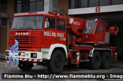 Astra BM25
Vigili del Fuoco
Comando Provinciale di Perugia
AutoGru da 40 ton allestimento Castelli
VF 13806
Parole chiave: Astra BM25 VF13806