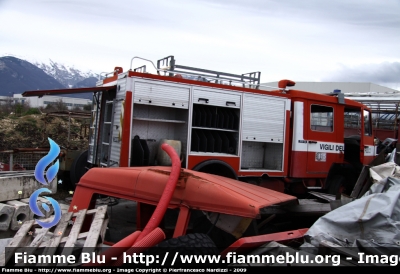 Iveco OM 79-13
Vigili del Fuoco
AutoPompaSerbatoio allestimento Baribbi
Esemplare dismesso
fotografata presso l'officina Iveco Luigi Ferrari
Parole chiave: Iveco OM 79-13