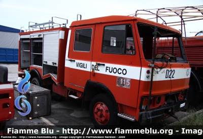 Iveco OM 79-13
Vigili del Fuoco
AutoPompaSerbatoio allestimento Baribbi
Esemplare dismesso
fotografata presso l'officina Iveco Luigi Ferrari
VF 12817
Parole chiave: Iveco OM 79-13 VF12817