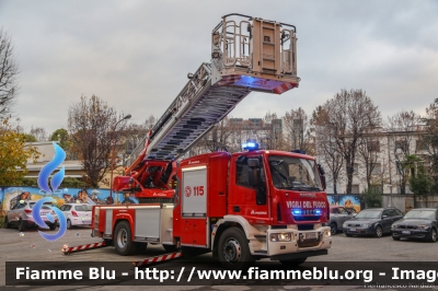 Iveco EuroCargo 180E32 III serie
Vigili del Fuoco
Comando Provinciale di Milano
Distaccamento Permanente di Sesto San Giovanni (MI)
AutoScala M39L da 39 metri allestimento Magirus
VF 27319
Parole chiave: Iveco EuroCargo_180E32_IIIserie VF27319