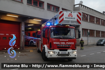 Iveco EuroCargo 180E32 III serie
Vigili del Fuoco
Comando Provinciale di Milano
Distaccamento Permanente di Sesto San Giovanni (MI)
AutoScala M39L da 39 metri allestimento Magirus
VF 27319
Parole chiave: Iveco EuroCargo_180E32_IIIserie VF27319