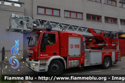 Iveco EuroCargo 180E32 III serie
Vigili del Fuoco
Comando Provinciale di Milano
Distaccamento Permanente di Sesto San Giovanni (MI)
AutoScala M39L da 39 metri allestimento Magirus
VF 27319
Parole chiave: Iveco EuroCargo_180E32_IIIserie VF27319